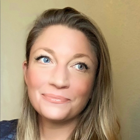 Meet your Posher, Jessica - Picture 2 of 2